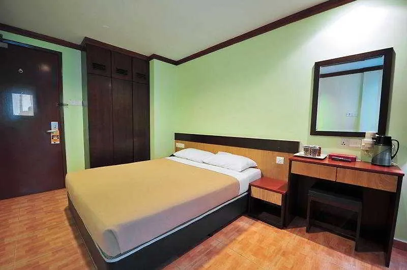 Ibis Budget Singapore Crystal Hotel
