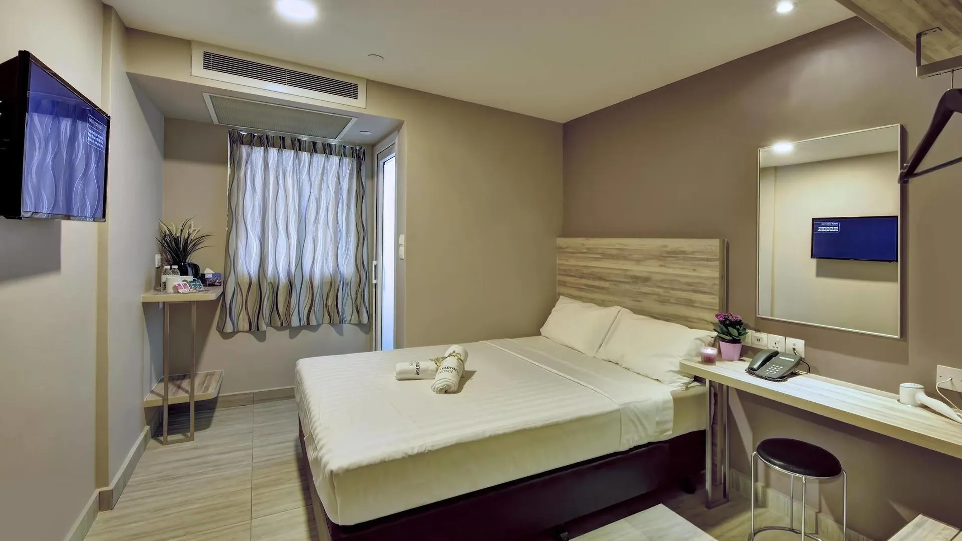 Ibis Budget Singapore Crystal