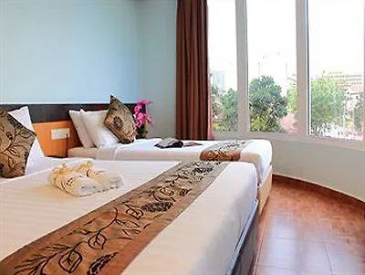 Ibis Budget Singapore Crystal 2*,